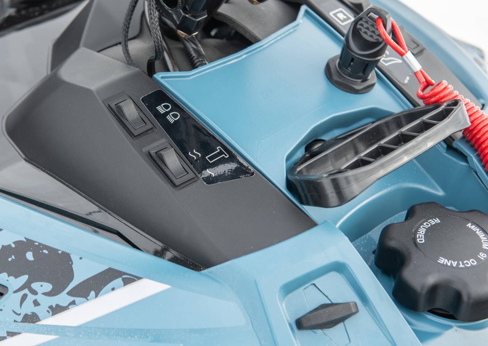 Снегоход Yamaha Transporter Lite 2UP оснащен электростартером и кнопочкой реверса